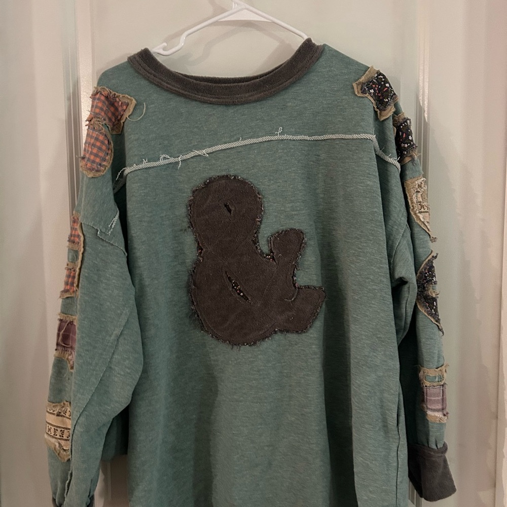 Oli & Hali Women Green Patchwork Sweatshirt